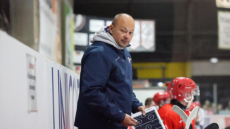 Konnte nur mit den ersten beiden Dritteln bei der 4:6-Niederlage seiner Mannschaft gegen die EG Diez-Limburg zufrieden sein: Milan Mazanec, Trainer der Haßfurter Hawks. Da führte der Landesligist bis zur 51. Spielminute noch mit 4:1.
