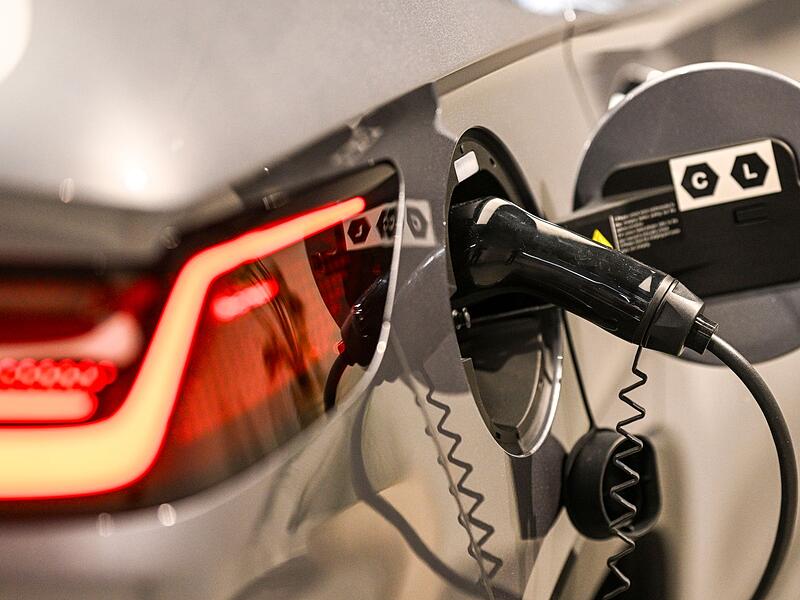 Elektroautos E-Autos auf dem Vormarsch. Neben immer mehr Privatleuten steigen auch die großen Firmen in Erlangen-Höchstadt und Umgebung sukzessive auf E-Autos um. (Symbolbild)