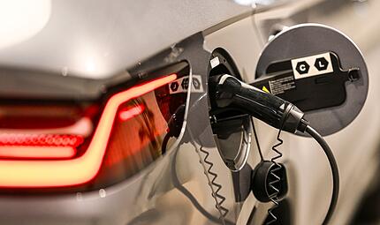 E-Autos auf dem Vormarsch. Neben immer mehr Privatleuten steigen auch die gro&szlig;en Firmen in Erlangen-H&ouml;chstadt und Umgebung sukzessive auf E-Autos um. (Symbolbild)