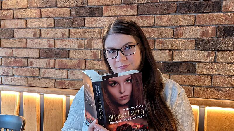 Vanessa Funk mit der erste Folge ihrer Trilogie &bdquo;Ahawa Lamia&ldquo;. Teil Zwei soll im Oktober erscheinen.