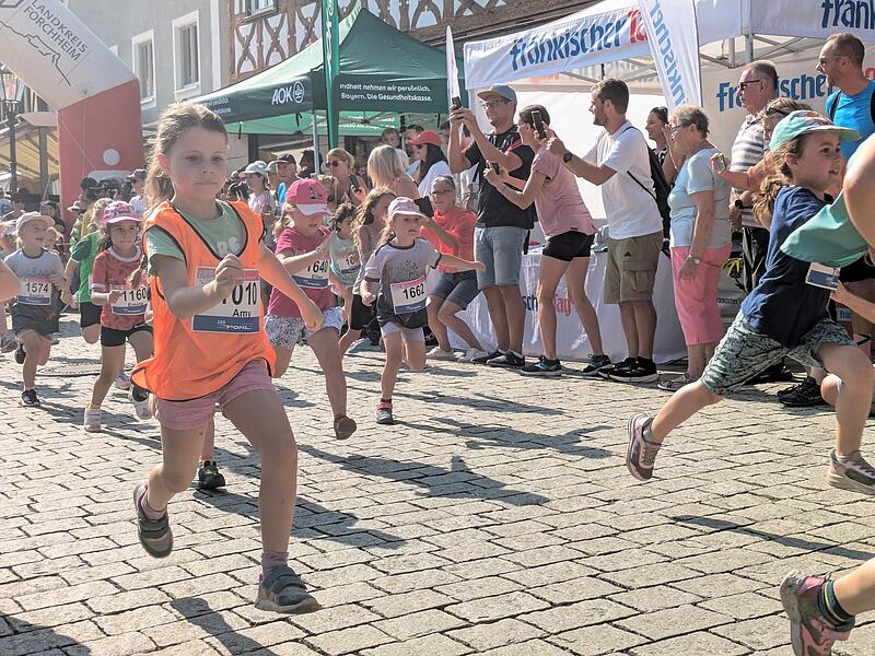 Samstag Kinderläufe Fränkische Schweiz Marathon 2024 Samstag Kinderläufe Fränkische Schweiz Marathon 2024