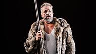 Michael Lion in „Das Rheingold“ in der Inszenierung von Alexander Müller-Elmau am Landestheater Coburg.