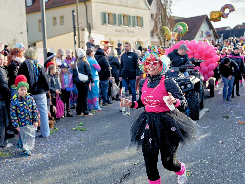 Faschingsumzug in Hirschaid 2026Mit Drachen und Pok&eacute;mon: Faschingsumzug in Hirschaid