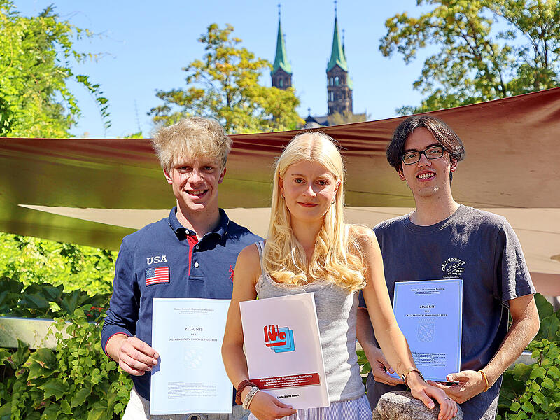 KHG Bamberg Abiturienten Kilian Dirauf, Lotte-Marie Adam, Jakob Schlüter KHG Bamberg Abiturienten Kilian Dirauf, Lotte-Marie Adam, Jakob Schlüter