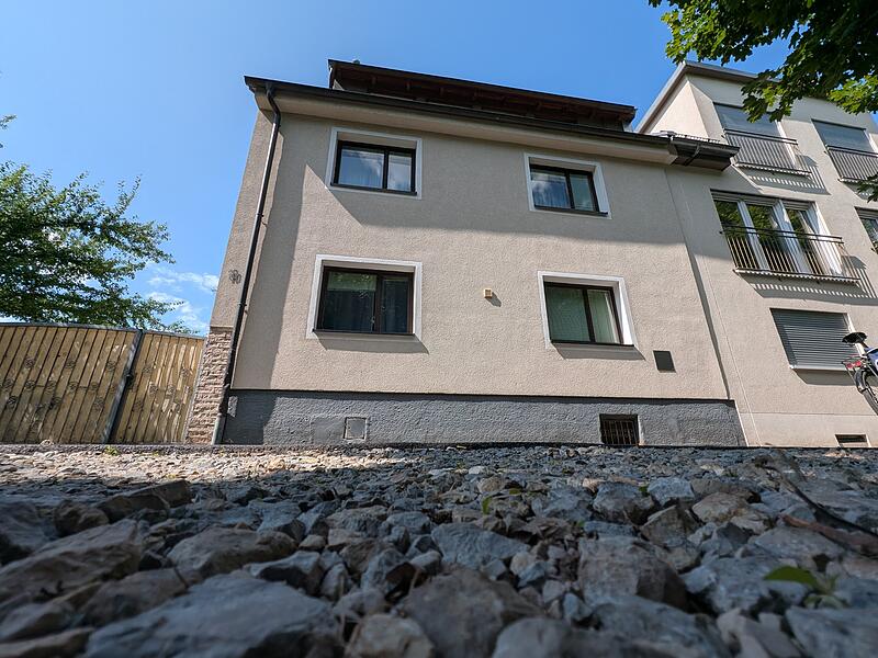 Für dieses Haus (Am Gründelbach) in Forchheim wird das Mindestgebot knapp 180.000 Euro betragen.