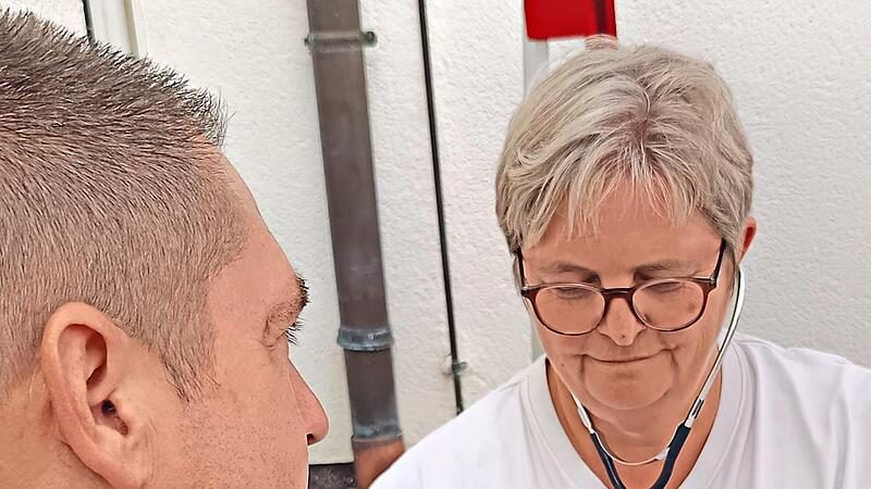 Zum Blutdruck messen luden die Sozialstation und die Tagespflege &bdquo;Am M&uuml;hlbach&ldquo; ein.