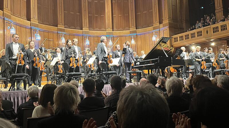 Bei ihrem Neujahrskonzert gl&auml;nzten die Bamberberger Symphoniker mit einem rein amerikanischen Konzertprogramm aus der ersten H&auml;lfte des 20. Jahrhunderts.