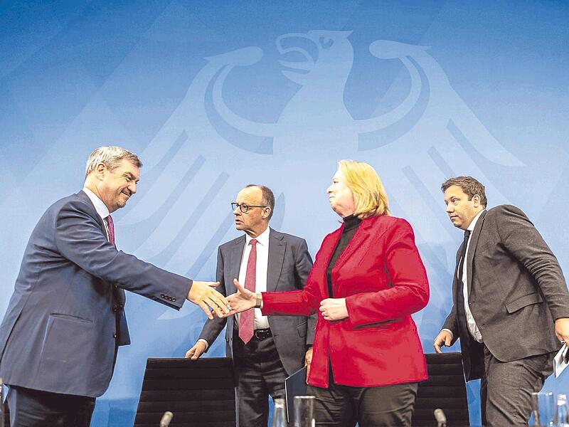 Die Parteichefs von CSU, CDU und SPD stehen bei den Reformen unter gro&szlig;em Einigungsdruck.