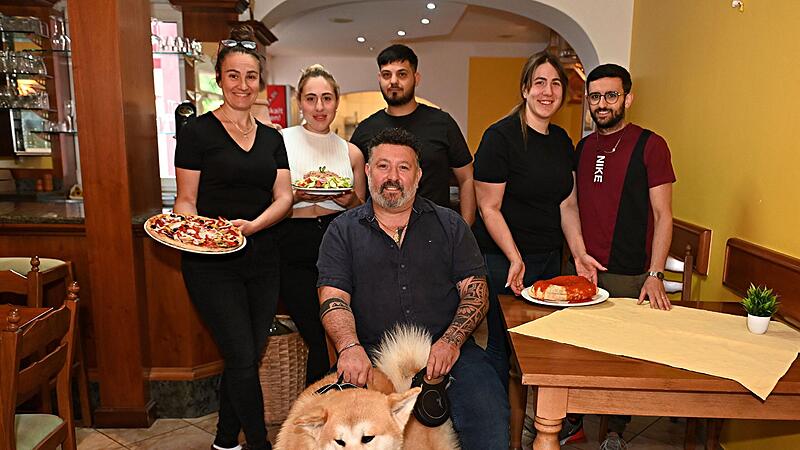 Italienische Großfamilie Cappadona Die italienische Großfamilie Cappadona bewirtet in Bamberg zwei Lokale, die beide Pizzeria Italia heißen. Von links nach rechts: Maria, Carmen, Dario, Tina, Paolo und Massimo (Bildmitte) mit Hund Hachi.
