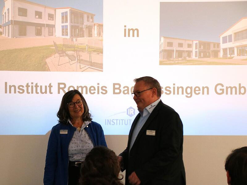 Brauwettbewerb am Institut Romeis Dimo Brandt (Geschäftsführer), erzählt den Anwesenden über die Geschichte und Arbeit des Instituts.