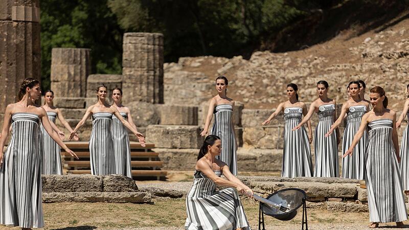 Probe zur Entzündung des olympischen Feuers in Griechenland Probe zur Entzündung des olympischen Feuers in Griechenland