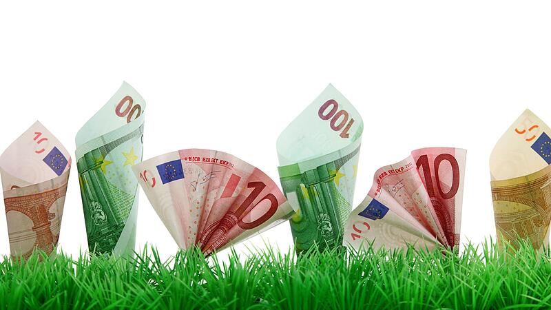 Erneut in die Vereinskasse greifen müssen die 11.700 im BLSV integrierten Vereine. Der Dachverband erhöht seine Mitgliedsbeiträge zum 1. Januar um fünf Prozent. Erneut in die Vereinskasse greifen müssen die 11.700 im BLSV integrierten Vereine. Der Dachverband erhöht seine Mitgliedsbeiträge zum 1. Januar um fünf Prozent.