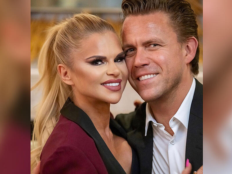 Sie strahlen bis &uuml;ber beide Ohren: Natalie Fuchs und ihr Freund sind frisch verliebt &ndash; und tragen ihr junges Gl&uuml;ck in die Welt hinaus. Seite an Seite werden sie nun wohl auch &ouml;fter in der Domstadt zu sehen sein, denn Marc wohnt in Bamberg.