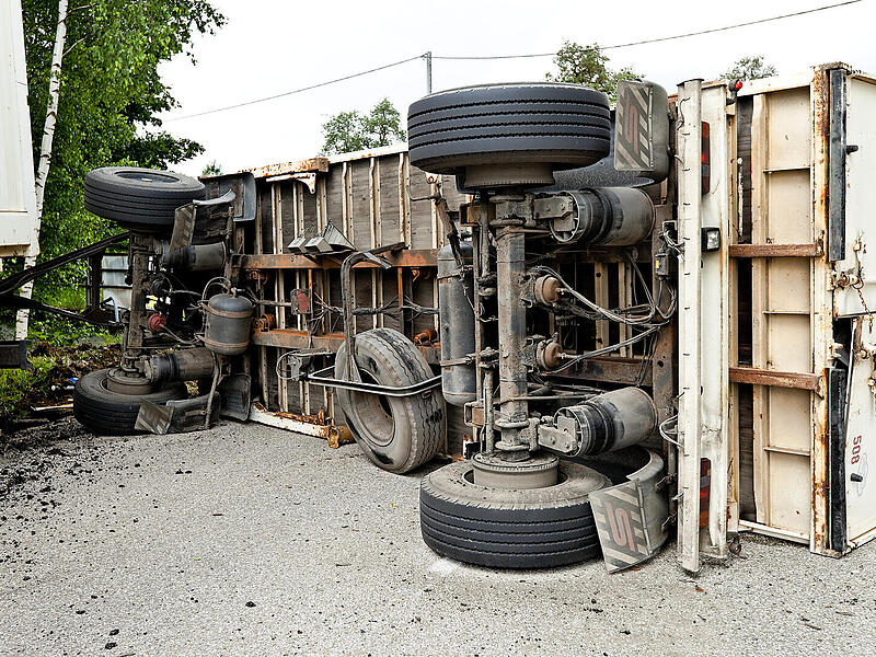 Lkw umgekippt Lastwagen Unfall