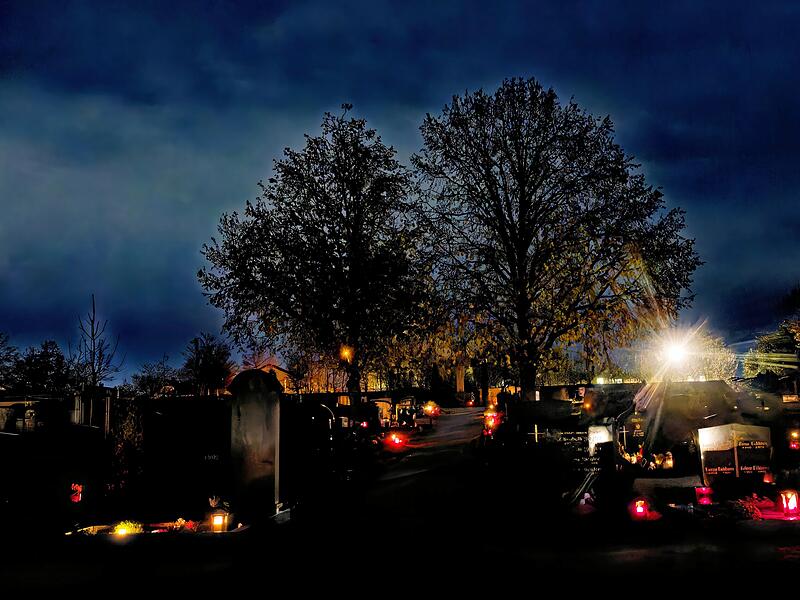 An Allerheiligen gedachten die Gläubigen im Raum Bamberg ihrer TotenHalloween im Landkreis Bamberg