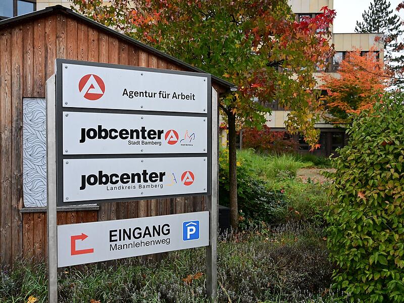 Im Mannlehenweg befinden sich die Agentur für Arbeit und die beiden Jobcenter