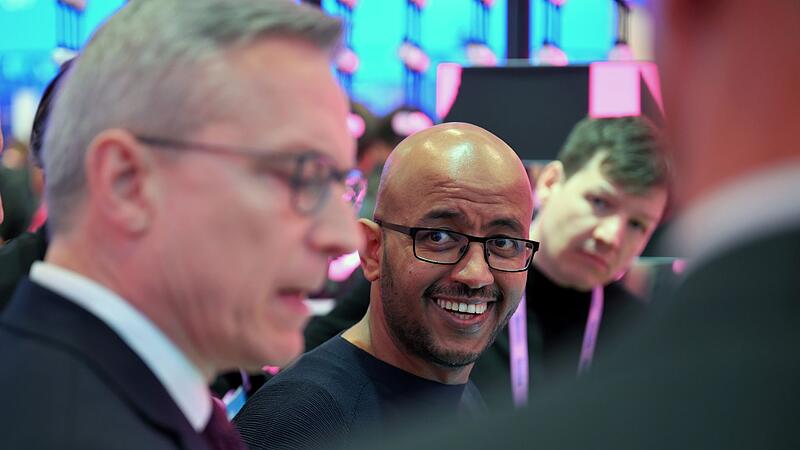 Mobile World Congress (MWC) Mobile World Congress (MWC)