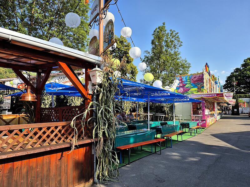 Der Festplatz vor der offiziellen Eröffnung.Rundgang vor dem Bieranstich Der Festplatz vor der offiziellen Eröffnung.Rundgang vor dem Bieranstich