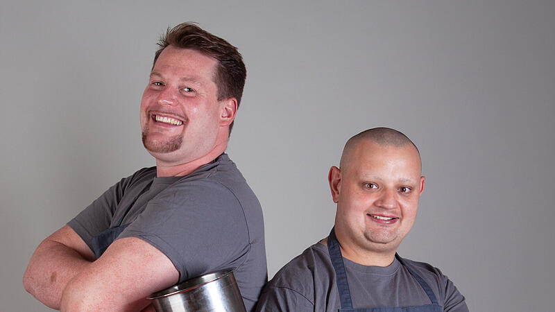 Michael Seifert (rechts) mit Pate Andre Franke konnte schon in der Bamberger Gastronomie Erfahrungen sammeln.