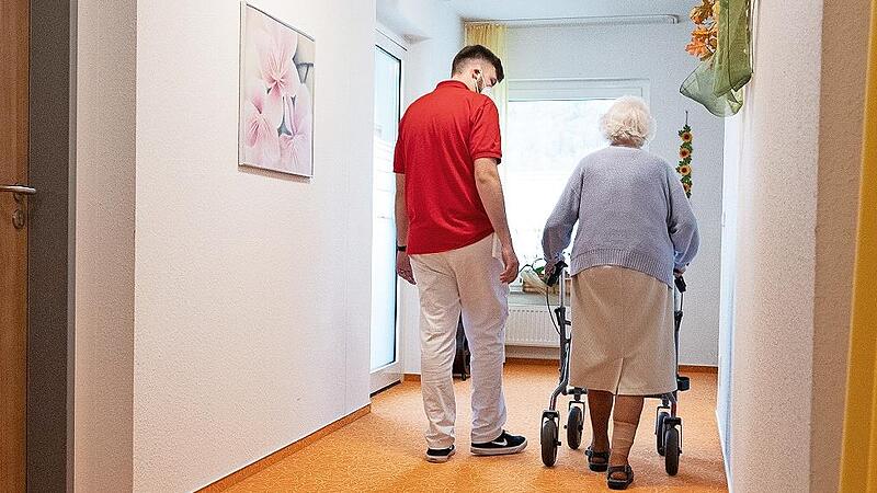 In Hummendorf wird für rund 42 Millionen Euro ein Pflegequartier mit 134 Einzelzimmern und 74 Wohnungen entstehen. In Hummendorf wird für rund 42 Millionen Euro ein Pflegequartier mit 134 Einzelzimmern und 74 Wohnungen entstehen.