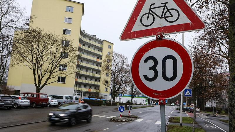 Am Kunigundendamm gilt derzeit Tempo 30 – aber nur wegen einer Baustelle. Am Kunigundendamm gilt derzeit Tempo 30 – aber nur wegen einer Baustelle.