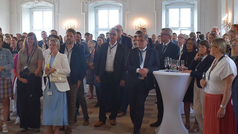 Rund 200 Gäste waren beim Sommerempfang der Wirtschaftsjunioren anwesend.