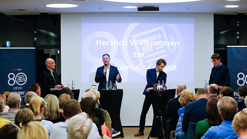 Bei der Podiumsdiskussion stellten Jonas Gl&uuml;senkamp (Gr&uuml;nes Bamberg) und Sebastian Niedermaier (SPD) ihre Pl&auml;ne f&uuml;r die Domstadt vor: Was soll wie in den kommenden Jahren angepackt werden? Auch die Frage, ob die beiden Kandidaten sich im Falle einer Niederlage das Amt des zweiten B&uuml;rgermeisters vorstellen k&ouml;nnten, stand im Raum.