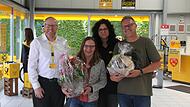 Auch Birgit Müller der Wirtschaftsförderung und Vertriebsmanager Ralf Gans der Deutschen Post kamen zur Eröffnungsfeier, um mit Zehra Feyer und ihrem Mann Thomas Feyer zu feiern.