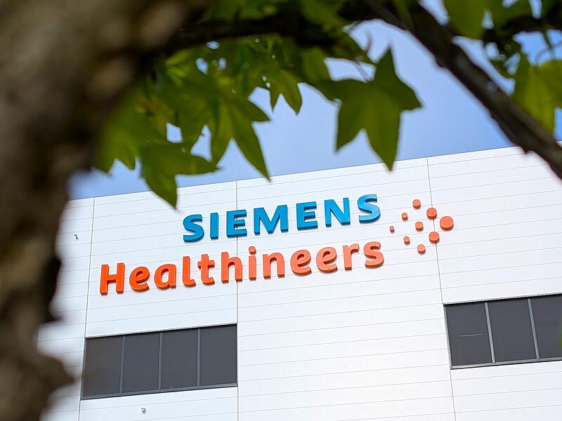 Alles im gr&uuml;nen Bereich bei Siemens Healthineers? W&auml;hrend der Vorstand nur eine durchwachsene Prognose f&uuml;rs laufende Jahr geben kann, liest sich die Lage in Forchheim und Erlangen besser.