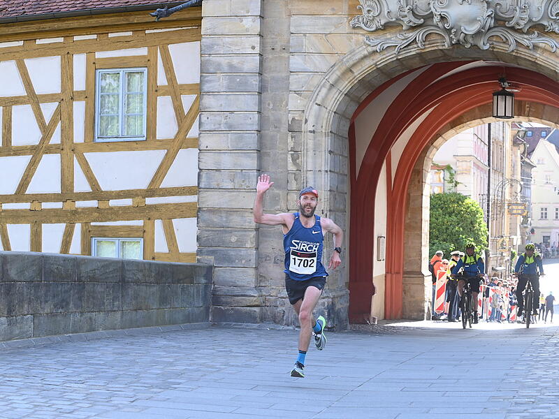 Weltkulturerbelauf 2025: Rund 3700 Athletinnen und Athleten nahmen de Halbmarathon, den Sparkassen-Lauf, in Angriff.
