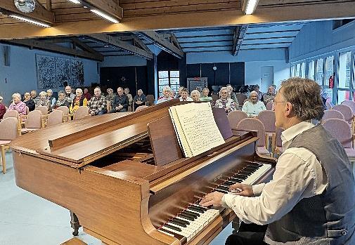 Rainer Pflaum gab erstmals ein Klavierkonzert im Kurstift Bad Brückenau. Rainer Pflaum gab erstmals ein Klavierkonzert im Kurstift Bad Brückenau.