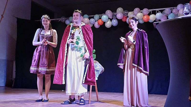 N&auml;rrische Weinprobe in Schw&auml;rzelbachN&auml;rrische Weinprobe in Schw&auml;rzelbach