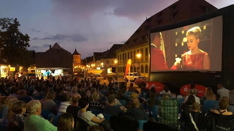 Der Marktplatz in Lichtenfels wird &ndash; wie hier im Jahr 2019 &ndash; wieder zum Kinosaal unter freiem Himmel.
