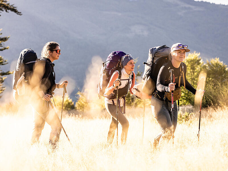 Die Bergfreundinnen auf dem High Scardus Trail, von rechts Kaddi Kestler, Toni Schlosser, Lisa Bartelmus