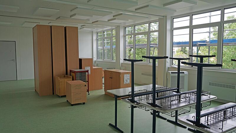 In dem Behelfsbau werden im September die ersten Schüler einziehen. Für wie lange steht noch nicht fest. In dem Behelfsbau werden im September die ersten Schüler einziehen. Für wie lange steht noch nicht fest.