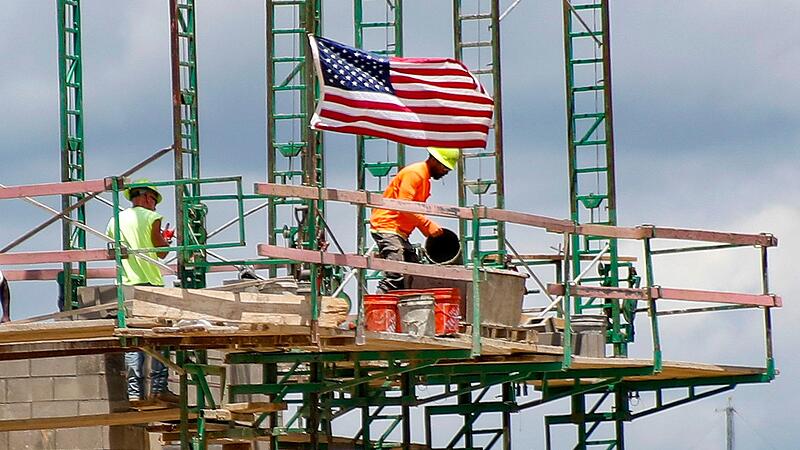 USA - Bauarbeiter auf einer Baustelle