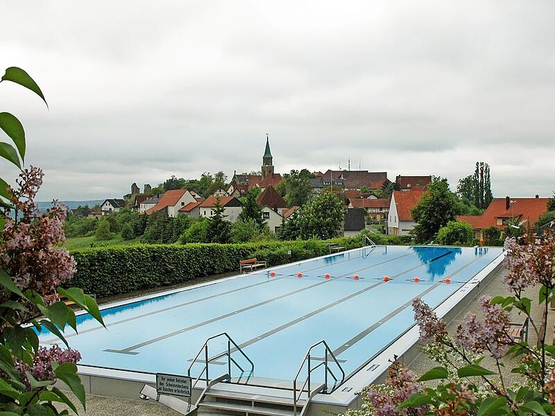 Das Freibad in Altenstein sollte eigentlich l&auml;ngst wieder er&ouml;ffnet sein. Der Plan ging baden.