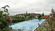 Das Freibad in Altenstein sollte eigentlich l&auml;ngst wieder er&ouml;ffnet sein. Der Plan ging baden.