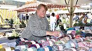 Andrea Winkelmann aus Bad Staffelstein verkauft ihre Wolle im eigenen Geschäft und auf dem Kulmbacher Herbstmarkt
