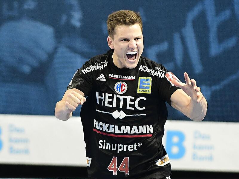Handball-Nationalspieler Christoph Steinert wird bis 2028 das Trikot des HC Erlangen tragen. Handball-Nationalspieler Christoph Steinert wird bis 2028 das Trikot des HC Erlangen tragen.