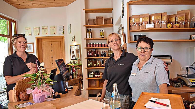 Susanne Pingold, Yvonne Geschwandner und Heike Mirsberger sind das Team in Pingolds Hofladen.Petra Malbrich