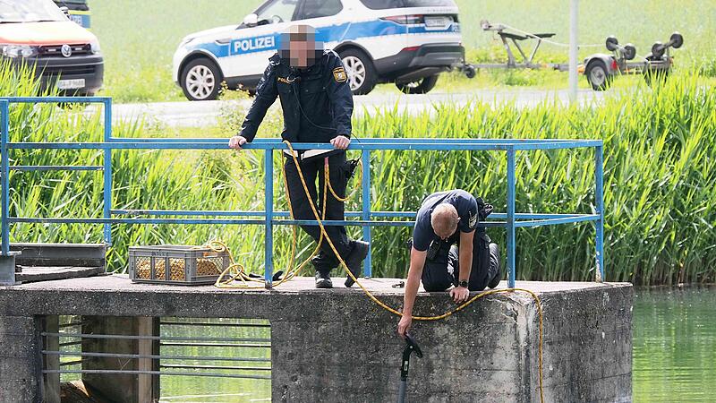 Auch Taucher waren wieder im Einsatz. Natalias K&ouml;rper wurde aber in einem Waldst&uuml;ck gefunden.