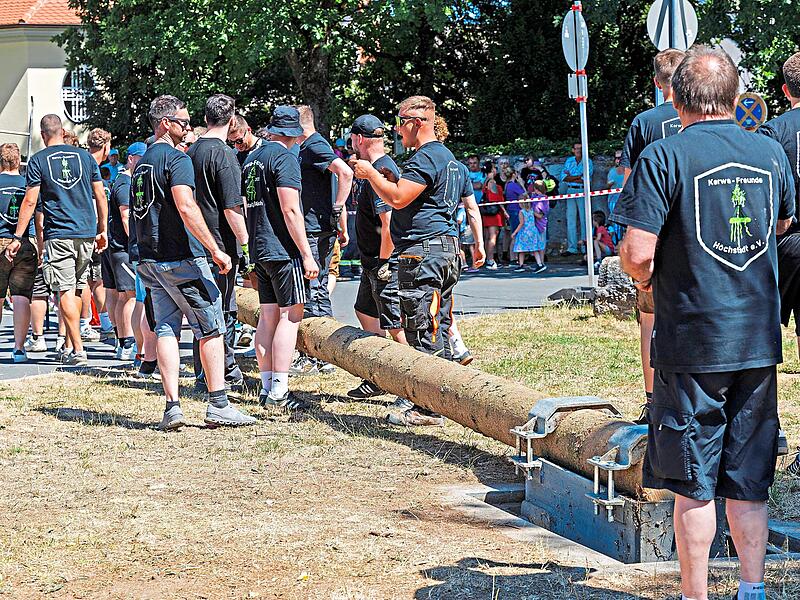 Die Kerwa-Freunde bereiten sich auf das Baumaufstellen vor. Die Kerwa-Freunde bereiten sich auf das Baumaufstellen vor.