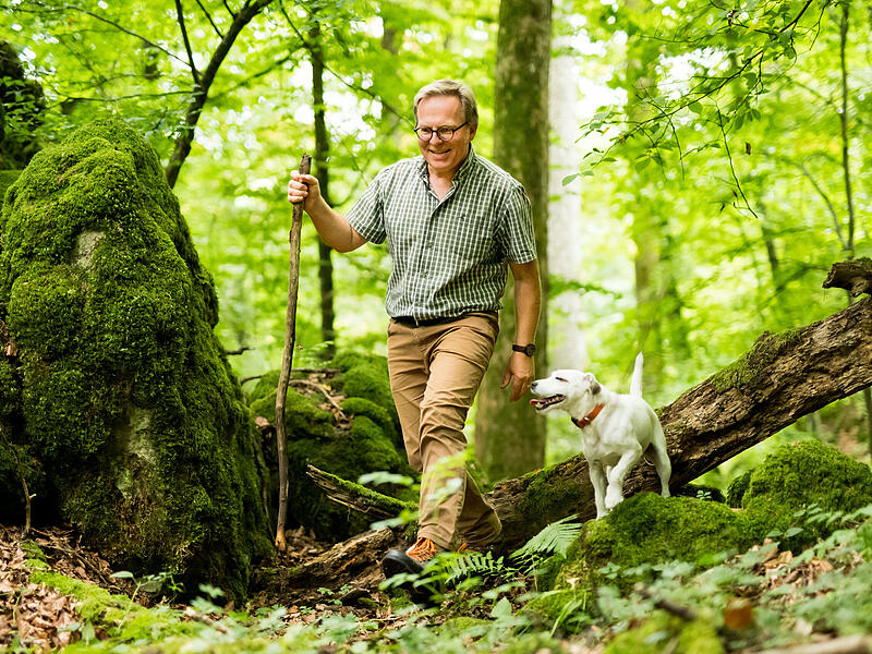 Heinrich Freiherr von P&ouml;lnitz bekam einen Bayerischen Staatspreis f&uuml;r vorbildliche WaldbewirtschaftungHeinrich Freiherr von P&ouml;lnitz erhielt den Bayerischen Staatspreis f&uuml;r vorbildliche Waldwirtschaft
