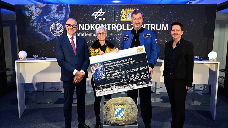 Besuch von Ministerpr&auml;sident S&ouml;der beim DLR