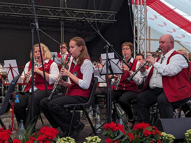Stadtkapelle zur Eröffnung im Stadel