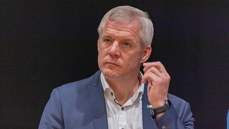 "Mir kann kein Mensch plausibel erklären, warum man in der Öffentlichkeit ein Messer führen muss": Der unterfränkische Chef der Deutschen Polizeigewerkschaft (DPolG) Thorsten Grimm fordert ein generelles Messerverbot im öffentlichen Raum.