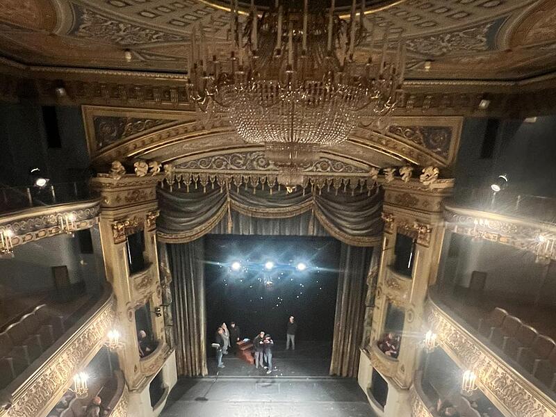 Filmdreh im Landestheater CoburgFilmdreh im Landestheater Coburg Im Landestheater Coburg wurden Szenen für den Film „Die Todessehnsucht der Maria Ohm“ gedreht. Als Publikum wirkten 160 Statisten mit.