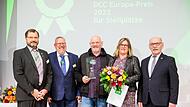 Auszeichnung auf der Urlaubsmesse &bdquo;Reisen und Camping&ldquo; in Essen (von links):  DCC-Pr&auml;sident Dieter Albert, Vizepr&auml;sident Udo Hunstiege, Karl-Heinz und Jutta Reu&szlig;  sowie Rudolf  Jelinek, 2. B&uuml;rgermeister von Essen.