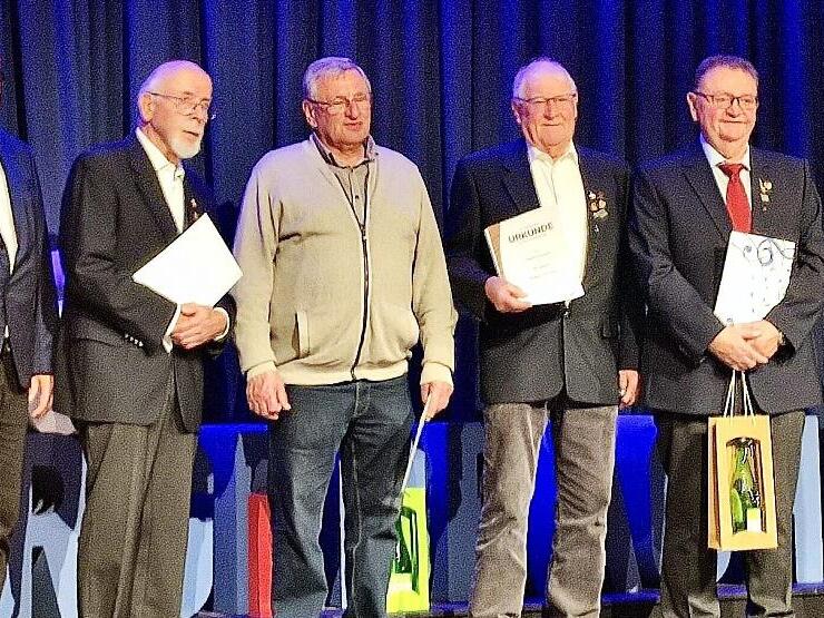 Von links: R. Stubrach, U. Neff, R. Hense, B. Reheuser, F. Lechner, F. D&uuml;tsch. T. Oberst